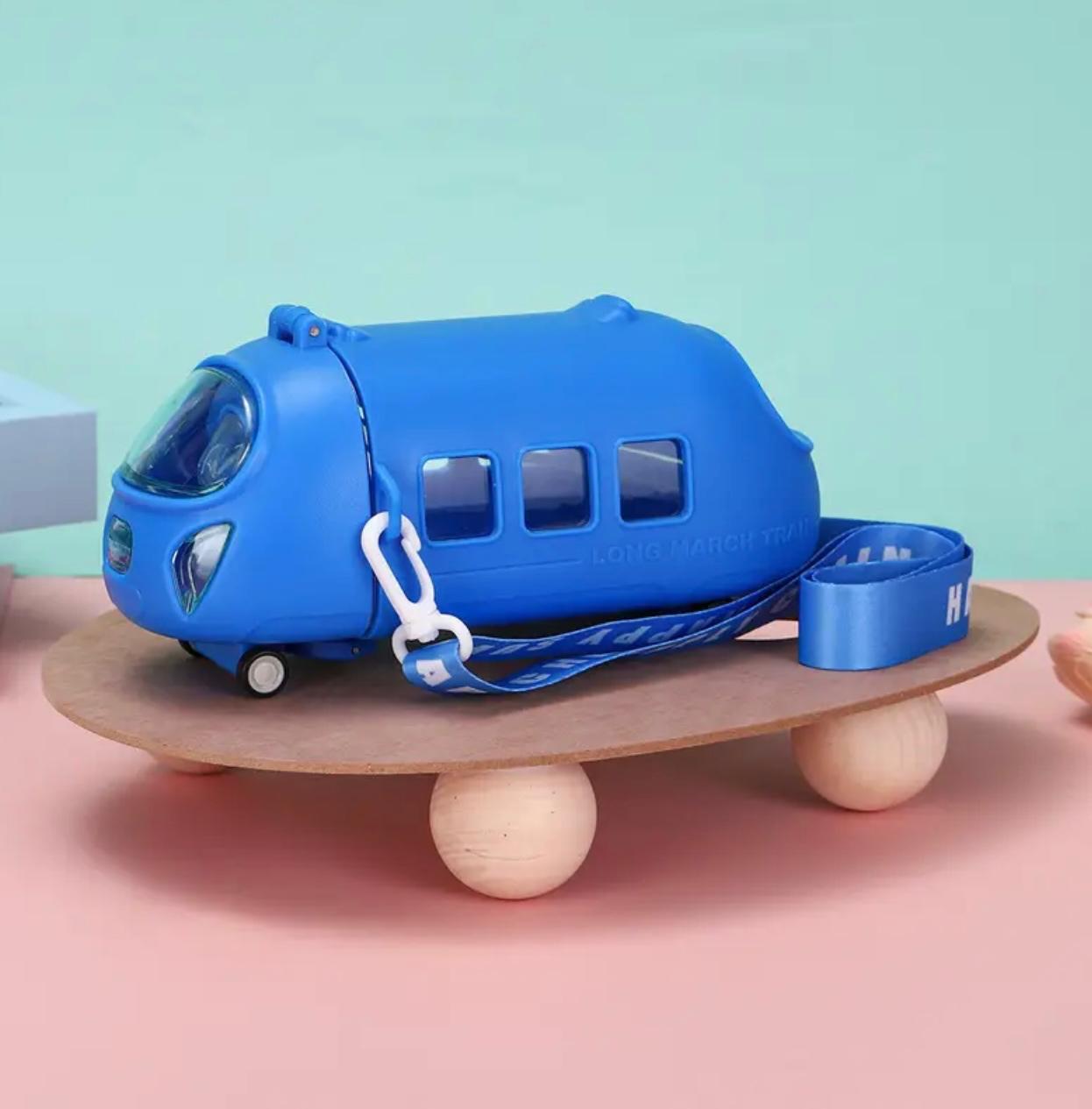 زجاجة مياه بلاستيكية على شكل قطار – كوب للسفر والخارج