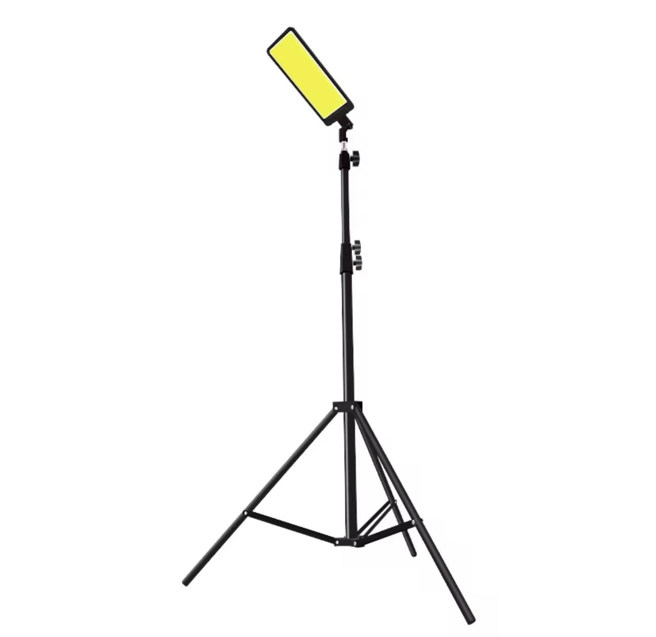 فانوس تخييم LED محمول مع حامل ثلاثي القوائم قابل للتعديل، صغير الحجم وخفيف الوزن للأنشطة الخارجية