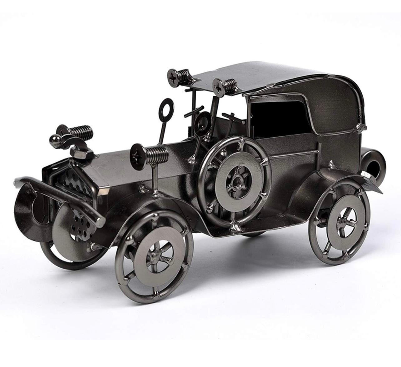 Vintage Car Iron Sculpture – Classic Metal Wall Art & Dashboard Ornament