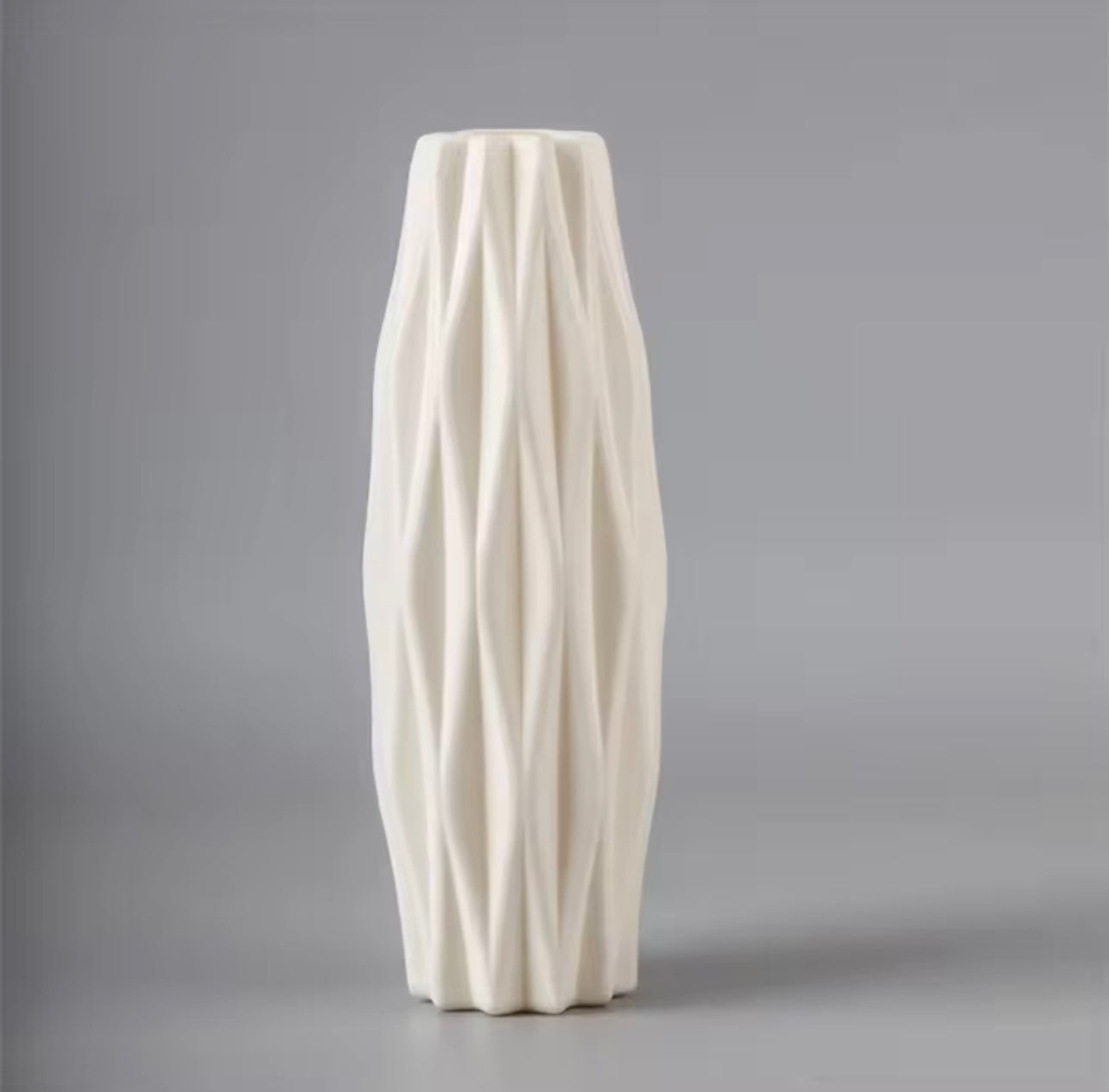 مزهرية ديكور حديثة – أصيص زهور بلاستيك بمظهر سيراميك