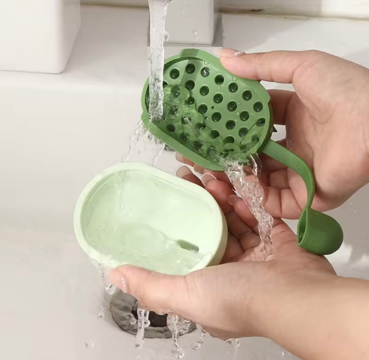 Versatile Soft Rubber Hair Washing & Brushing Tool – Wet & Dry Use