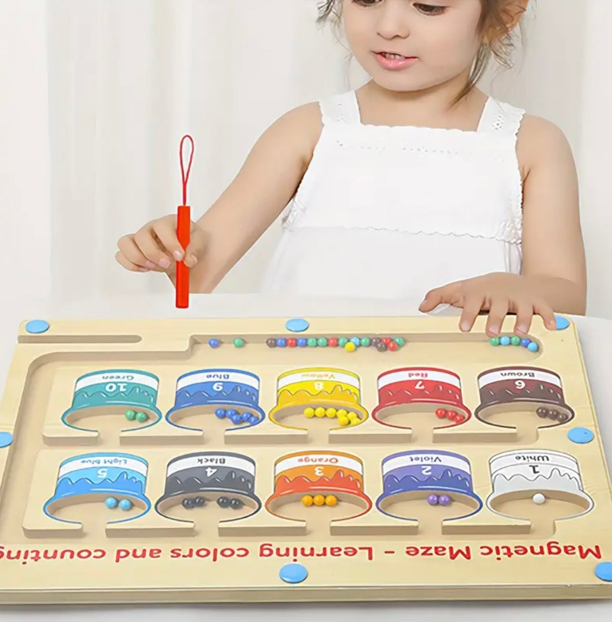 لعبة المتاهة ذات الخرز المغناطيسي الخشبي الملون - لعبة معرفية وبناء المهارات للأطفال من سن 3 سنوات فما فوق