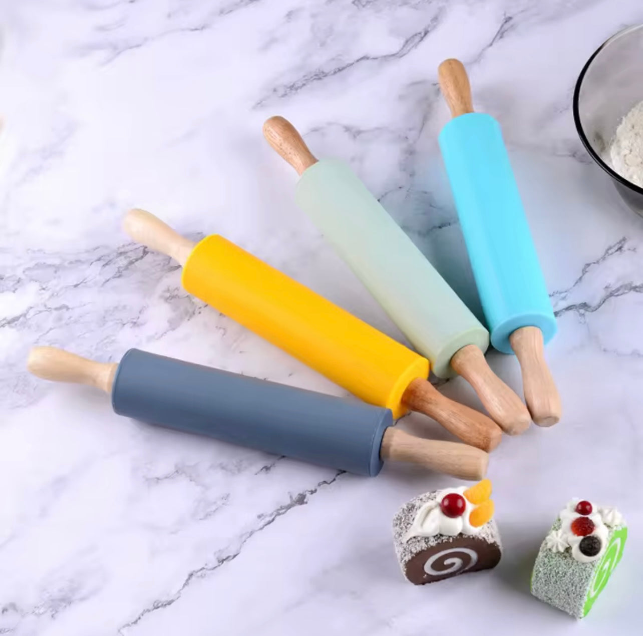 2-Piece Professional Baking Set – Wooden Rolling Pin & Non-Stick Silicone Baking Mat