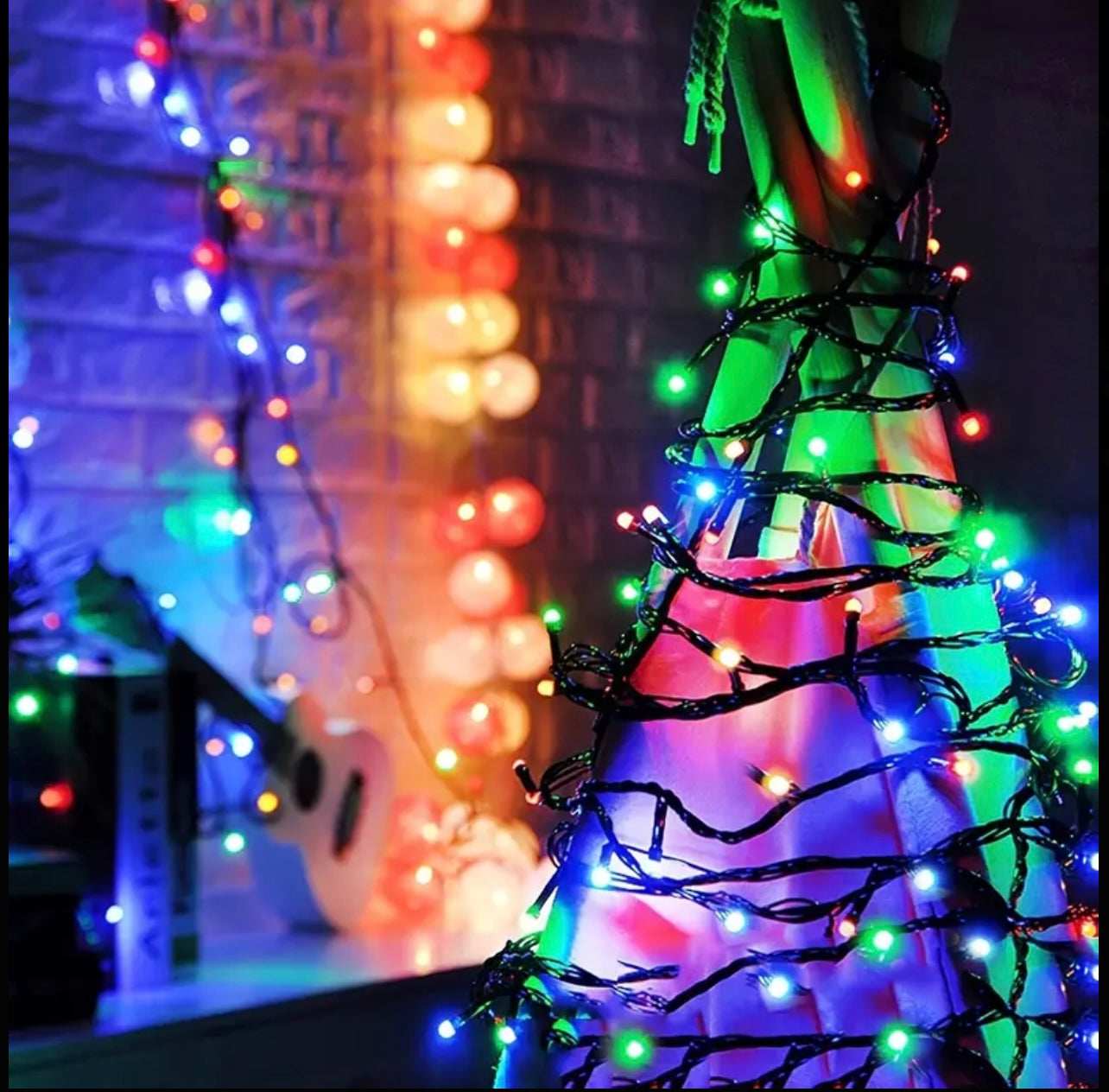 200 مصباح LED بطول 10 أمتار - ساطعة للغاية، موفرة للطاقة مع قابس آمن ذو 3 دبابيس للاستخدام الخارجي والداخلي