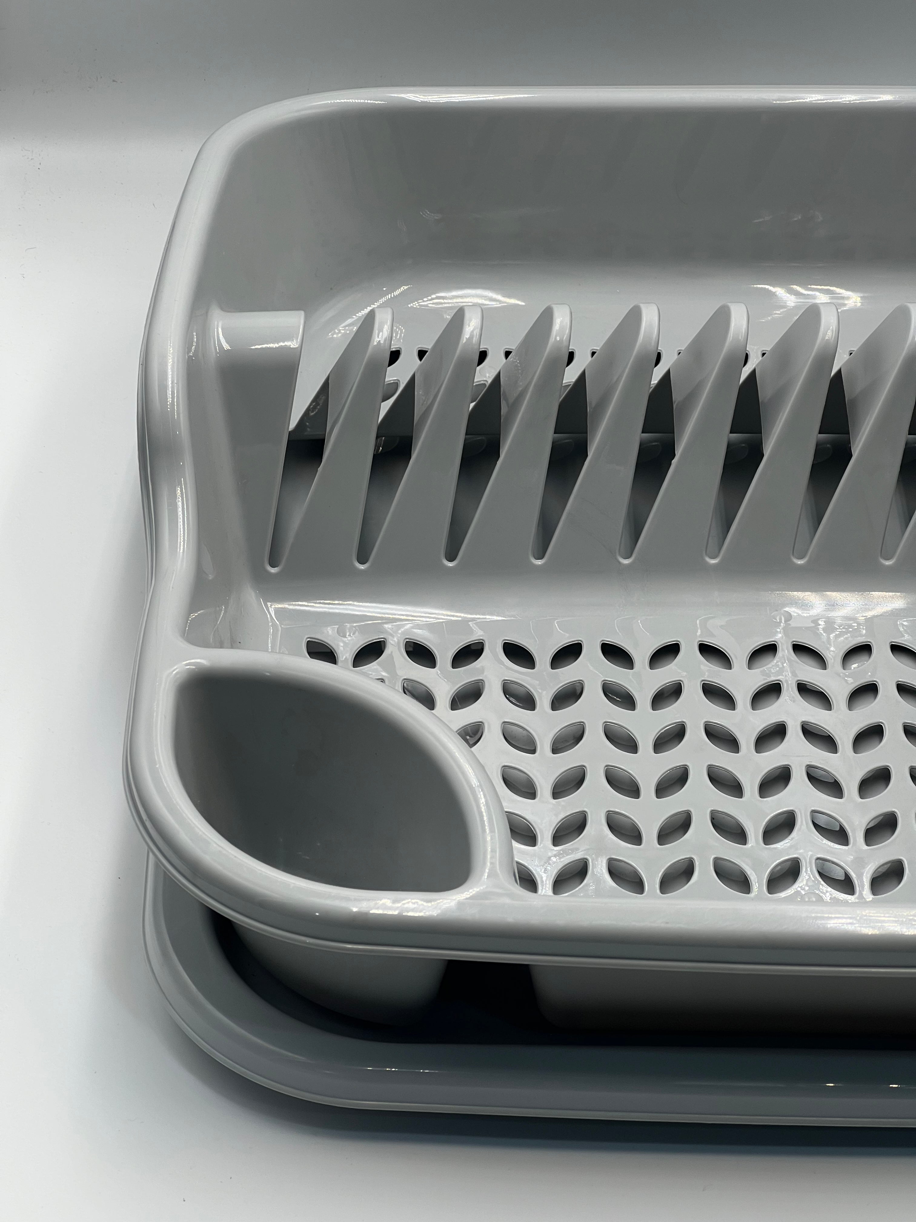 صندوق تخزين المطبخ موفر للمساحة مع حامل أواني وصينية تنقيط - حامل أطباق بلاستيكي باللونين الأبيض والرمادي