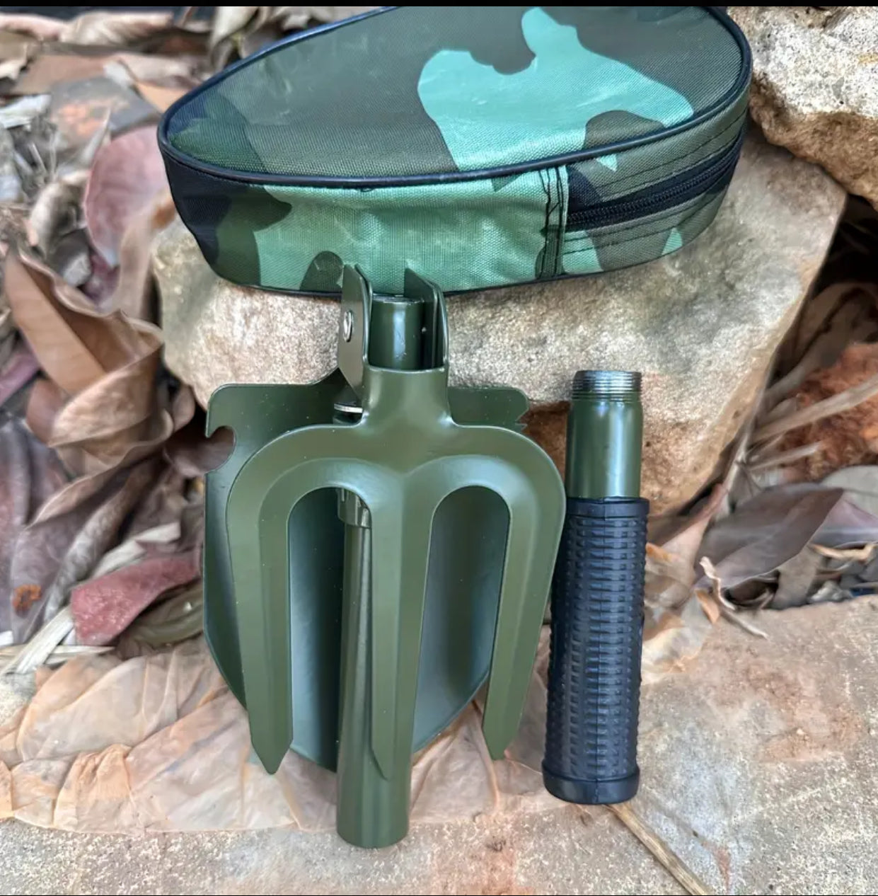 Multifunctional Folding Gardening Shovel – Outdoor & Emergency Tool