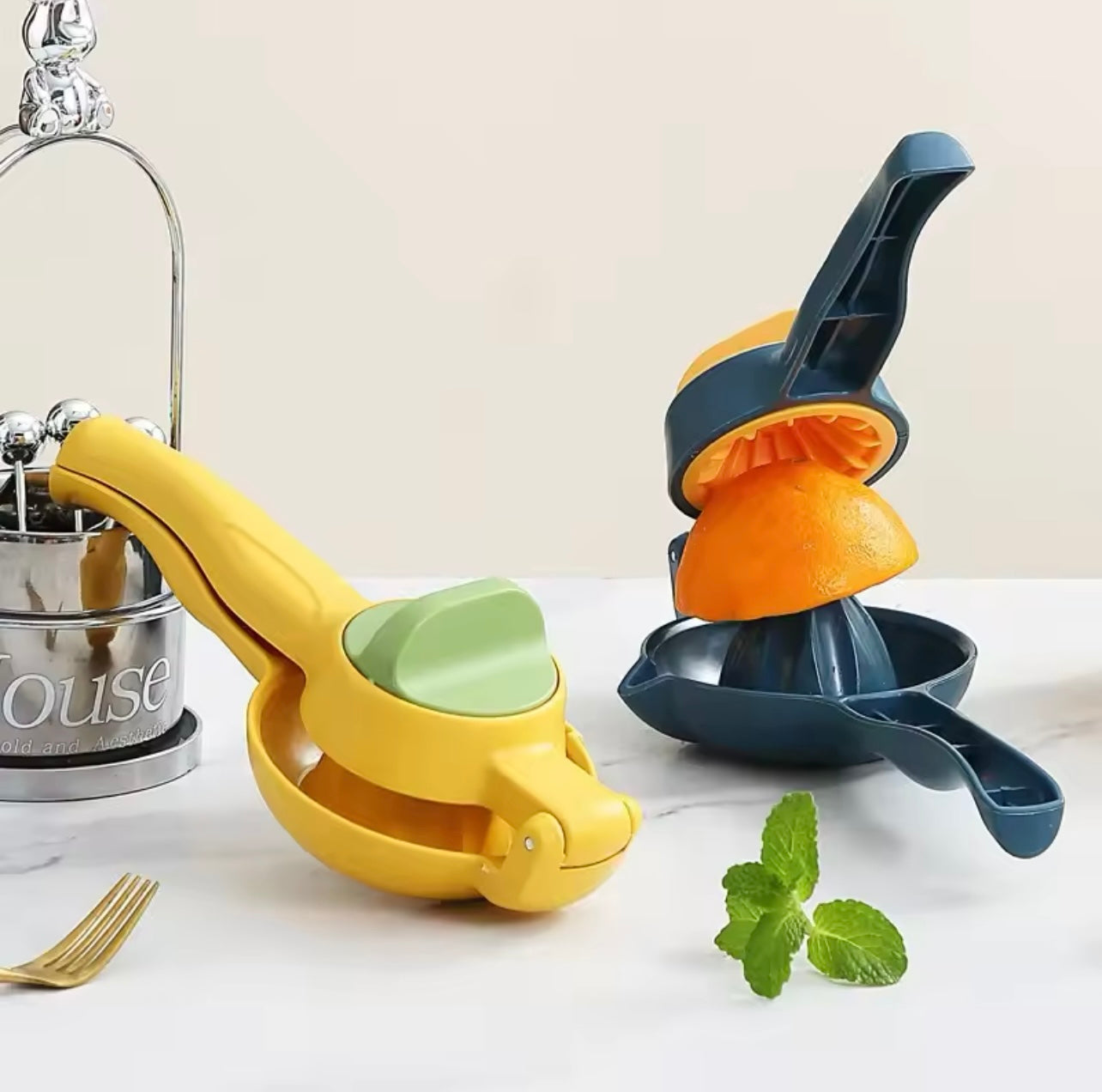 Multi-Functional Manual Juicer – Portable Household Citrus Press