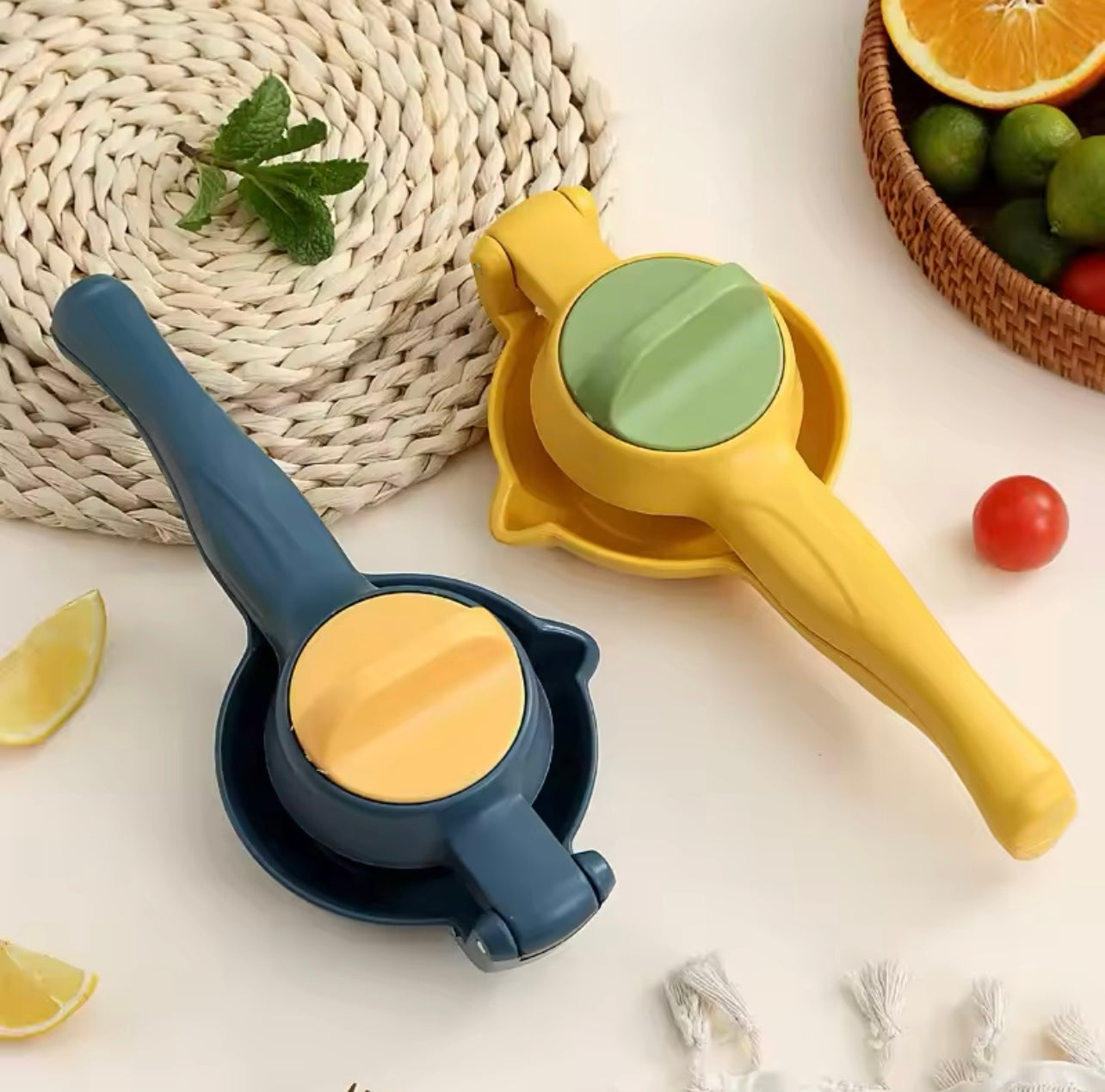 Multi-Functional Manual Juicer – Portable Household Citrus Press