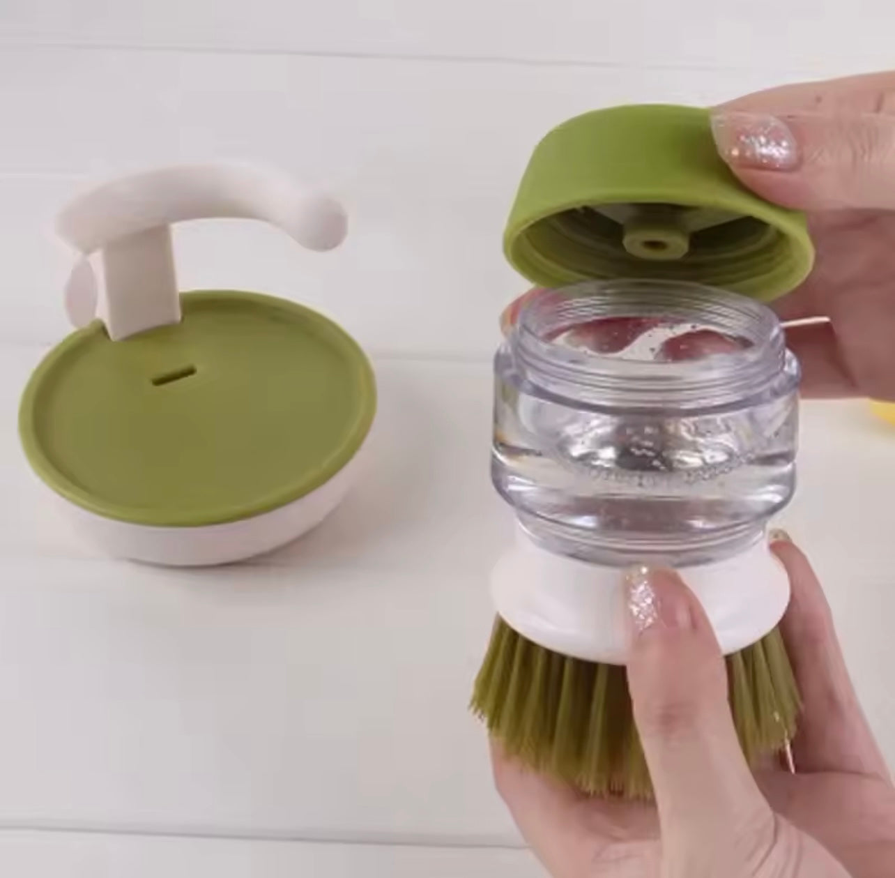 فرشاة أطباق متعددة الأغراض مع موزع صابون مدمج – فرشاة فرك النخيل لسهولة تنظيف المطبخ