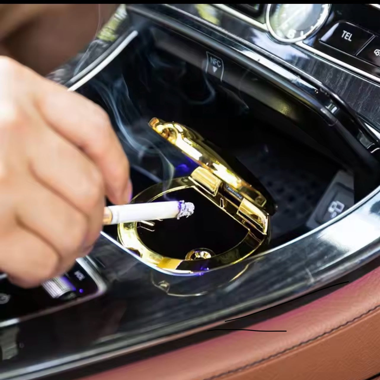 Car Ashtray Car Garbag Can With Led Light With Cover Creative Personality Covered Car Inside The Car multi-function Car Supplie