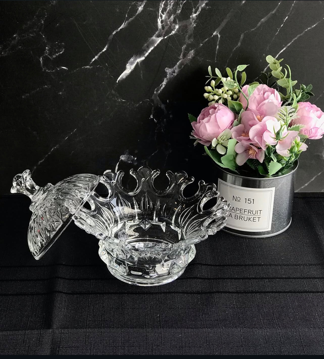 وعاء حلوى زجاجي شفاف بغطاء - لتخزين الحلوى وسلطة الفاكهة على شكل زهرة