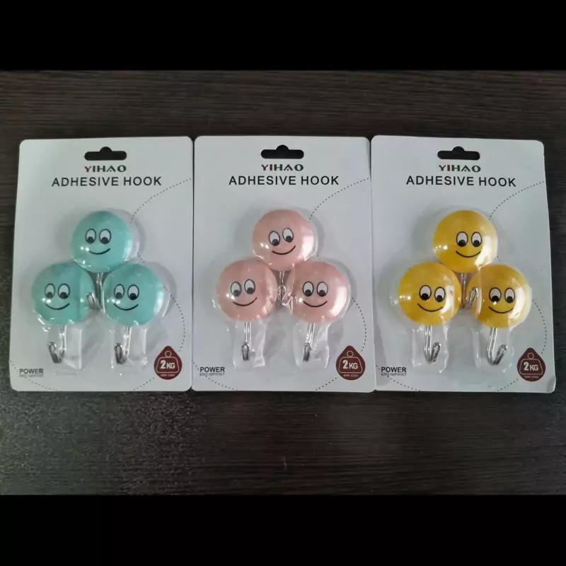 خطافات حائط، خطافات بلاستيكية لاصقة، سعة التعليق 2 كجم كحد أقصى