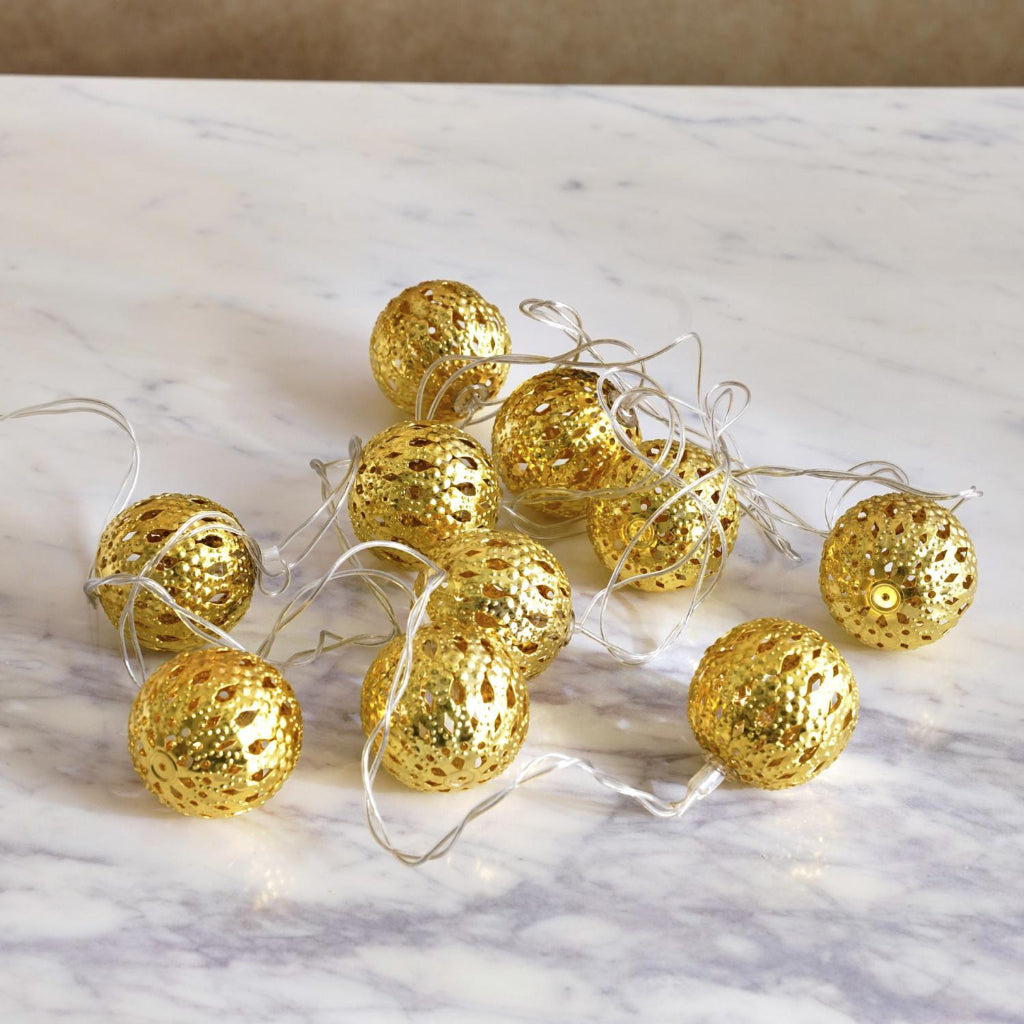 Battery-Operated String Lights – 10 Gold LED Spheres, 2M (Warm White)