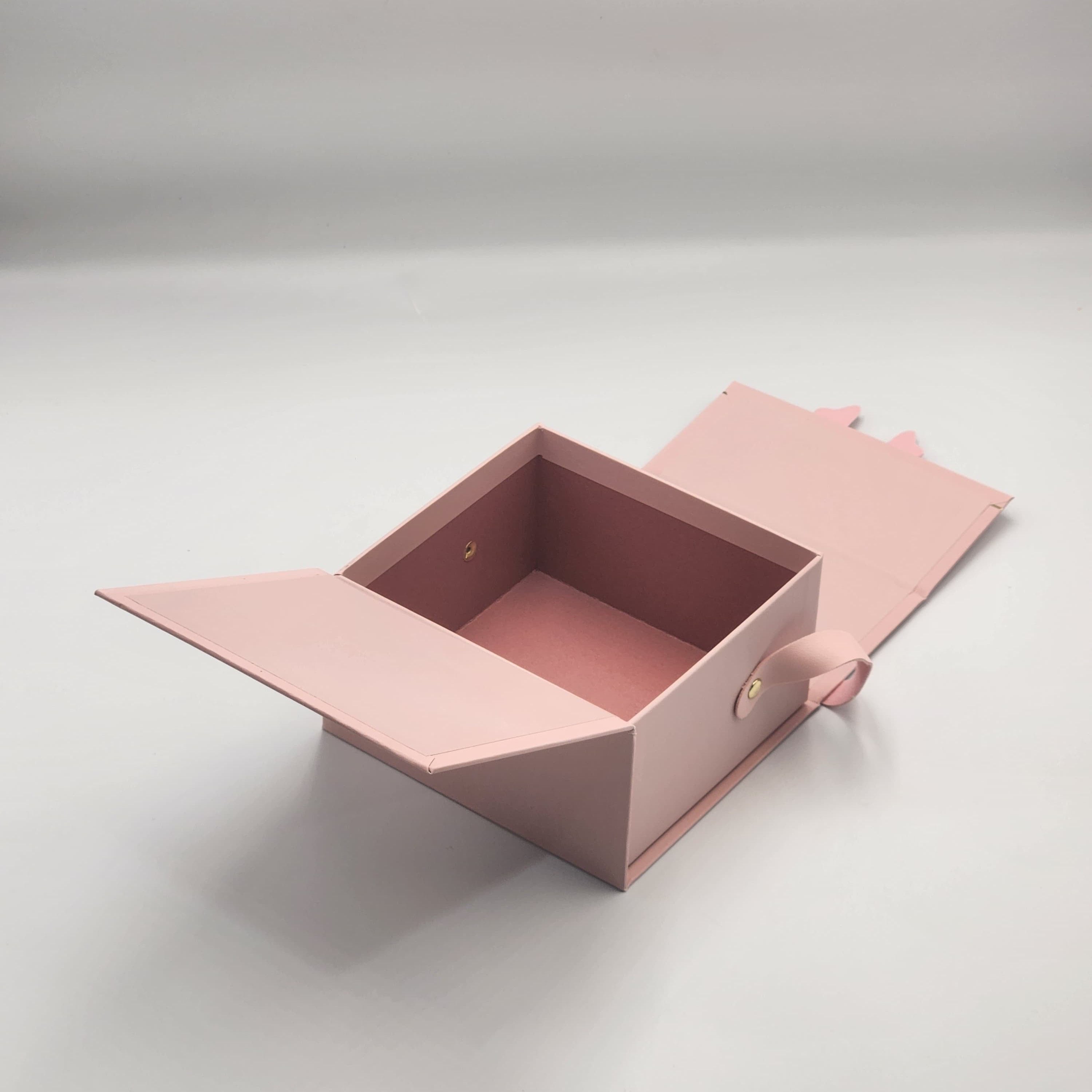 Stylish Luxury Gift Box ( Size 14 x 12.5 x 7.5 CM )