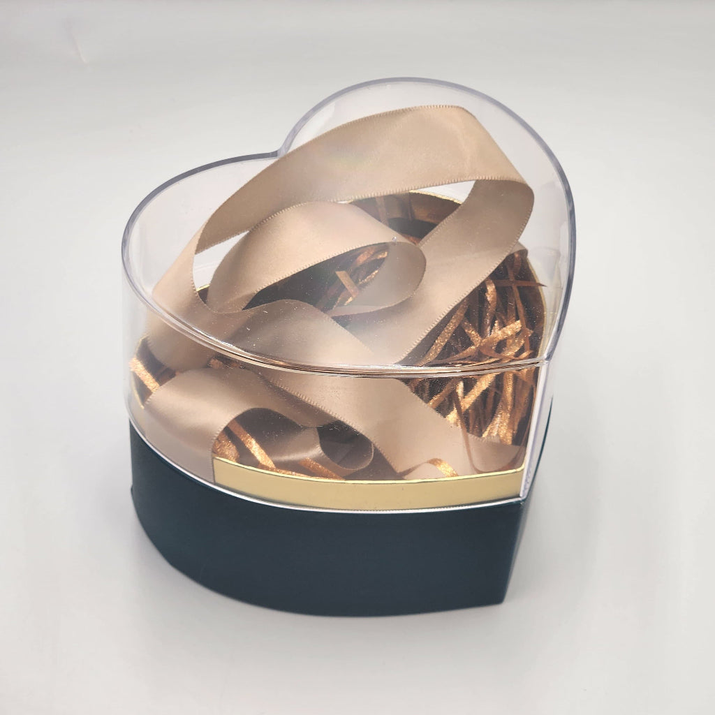 Red Heart Gift Box ( Size 14 x 11 CM ) Candy Box Paper Heart Shaped Gift Packing Box With Cover And Ribbon For Wedding Bridal Shower