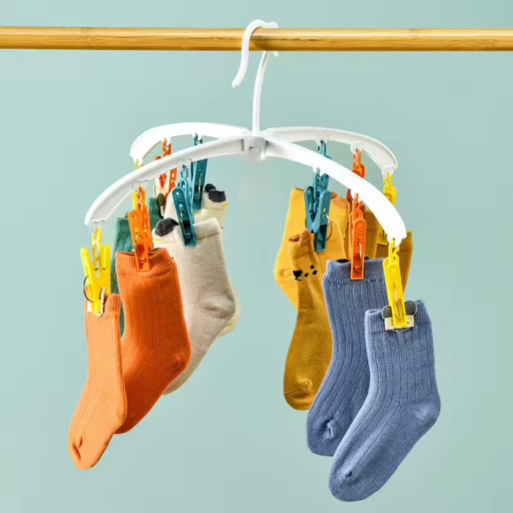 Multi-Clip Folding Hanger – Space-Saving Drying Solution