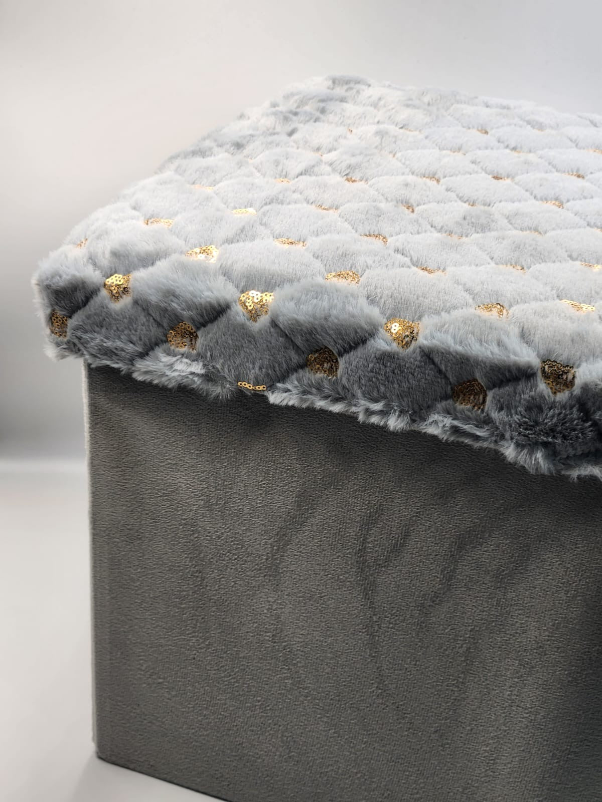 Foldable Stool Ottoman Durable Storage Box for Bedroom Hotel Farmhouse Hall Apartment Villa,Gift box