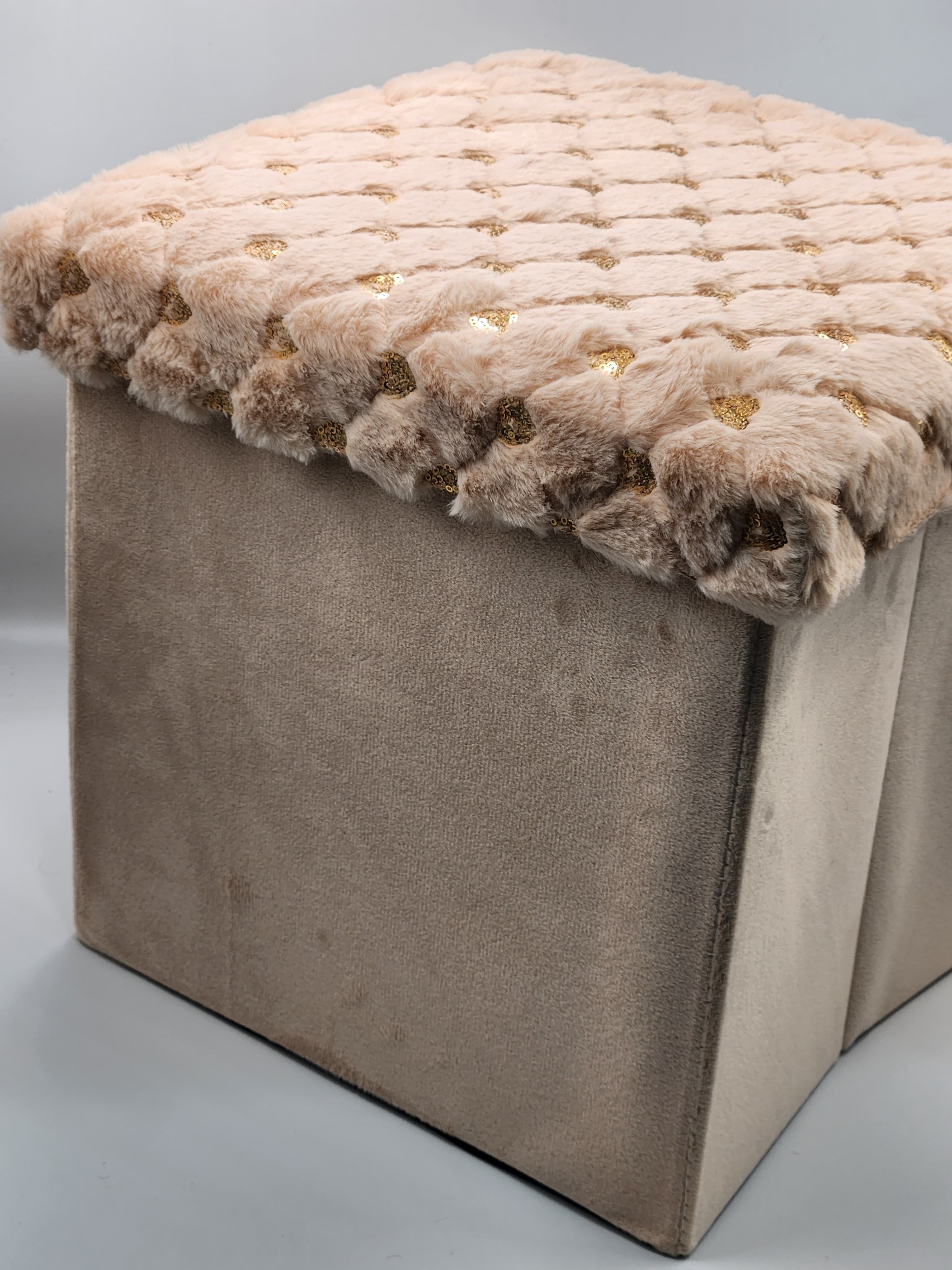 Foldable Stool Ottoman Durable Storage Box for Bedroom Hotel Farmhouse Hall Apartment Villa,Gift box