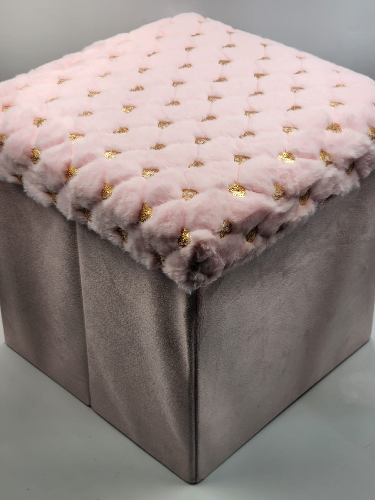 Foldable Stool Ottoman Durable Storage Box for Bedroom Hotel Farmhouse Hall Apartment Villa,Gift box