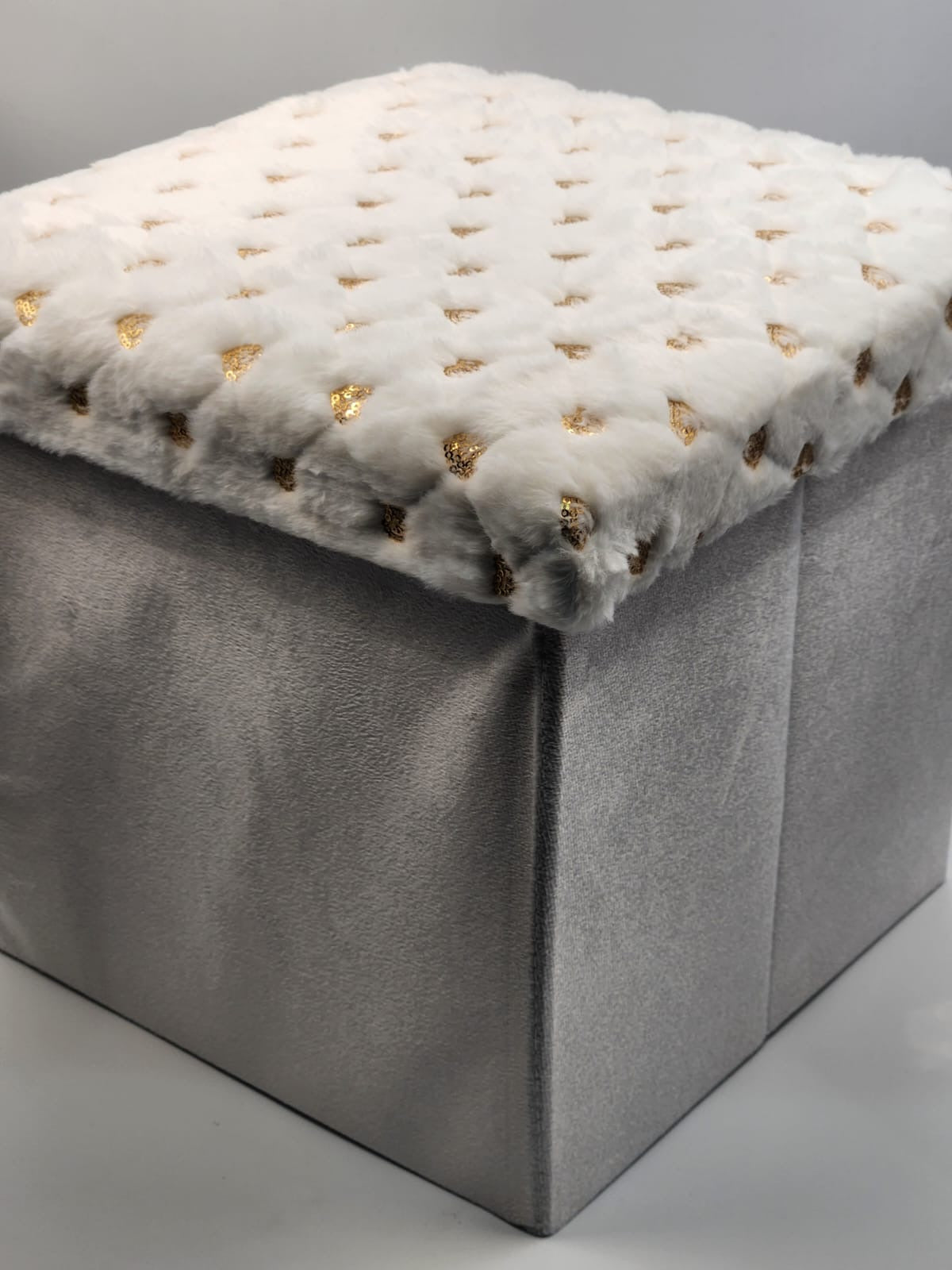 Foldable Stool Ottoman Durable Storage Box for Bedroom Hotel Farmhouse Hall Apartment Villa,Gift box