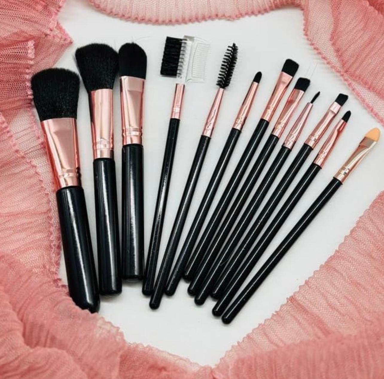 12 Pieces Professional Makeup Brush Set Premium Synthetic Powder Small Fan Nasal Shadow Eyebrow Comb Eyeshadow Eyelash Concealer Shading Small Cream Brush Make up