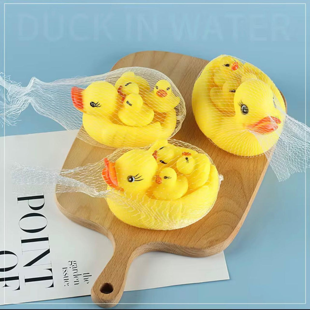 6 pcs Set  Children's Little Yellow Duck Bath Toy Set Plastic Water Play Toy with Squeeze Sound,( 4 Duck 2 swimming Rings )