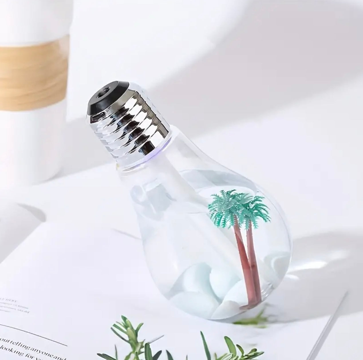 Creative Hanging Light Bulb Mini Humidifier with Colorful Lights, USB Powered, Mist, Button Control, No Battery, Night Light Function, Power Off Protection, Suitable for Office, Home, Desktop Use