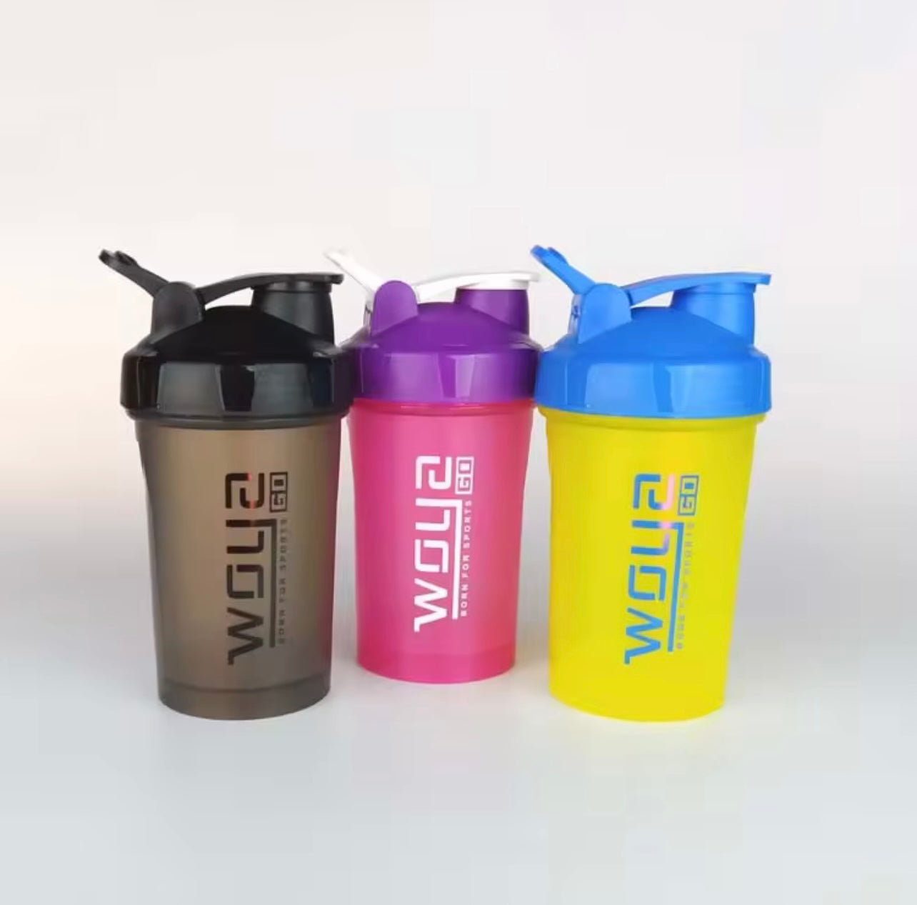 زجاجة شاكر بروتين خالية من BPA مع خلاط من الفولاذ المقاوم للصدأ - مقاوم للتسرب ، طبقة مزدوجة لميلك شيك وعصائر مثالية - مثالية لعشاق الرياضة واللياقة البدنية - هدية رائعة لعيد الميلاد ، عيد الهالوين ، عيد الفصح