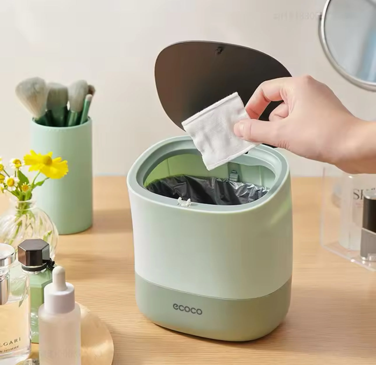 ECOCO Desktop Trash Household Small Trash Van Mini Home Office Covered Press Type Trash Office Supply Sundries Barrel Box|dustbin