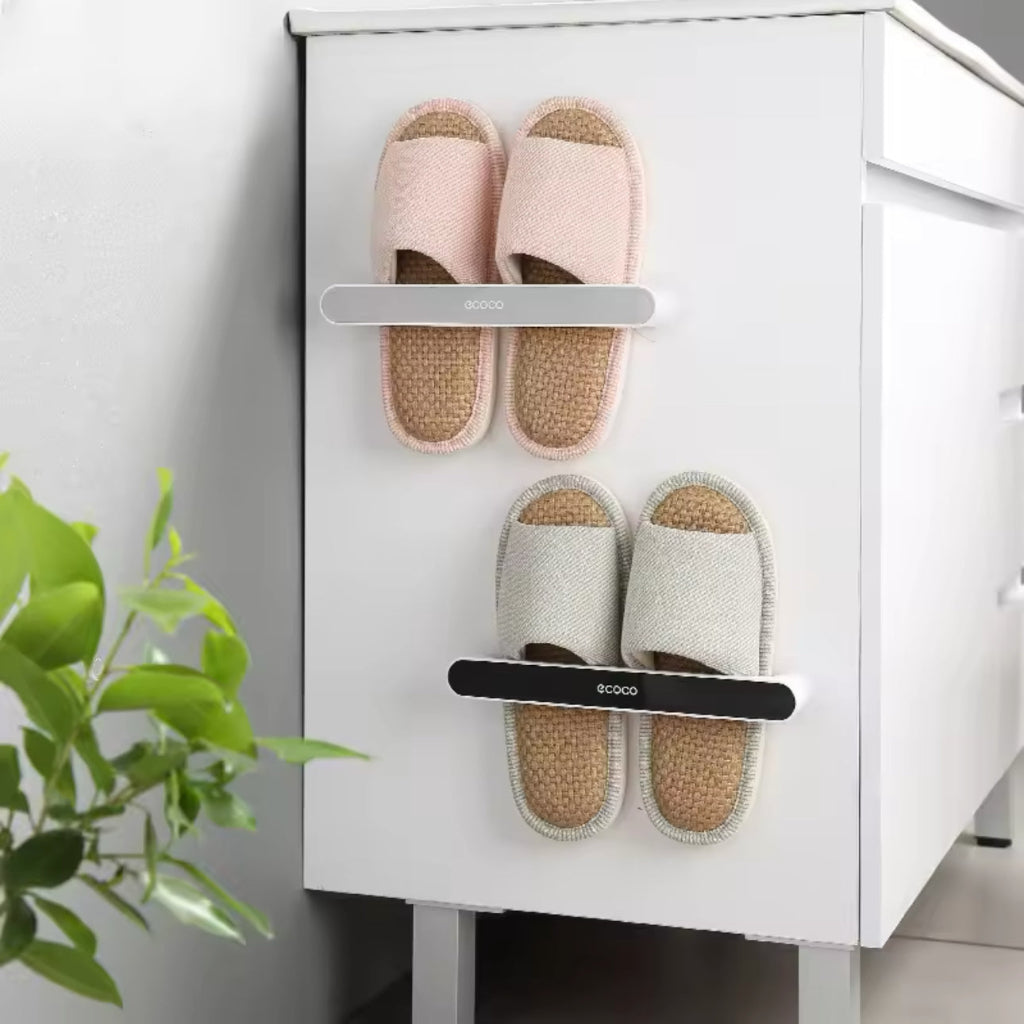 شبشب ورف مناشف مثبت على الحائط من Ecoco - منظم حمام خالٍ من اللكمات