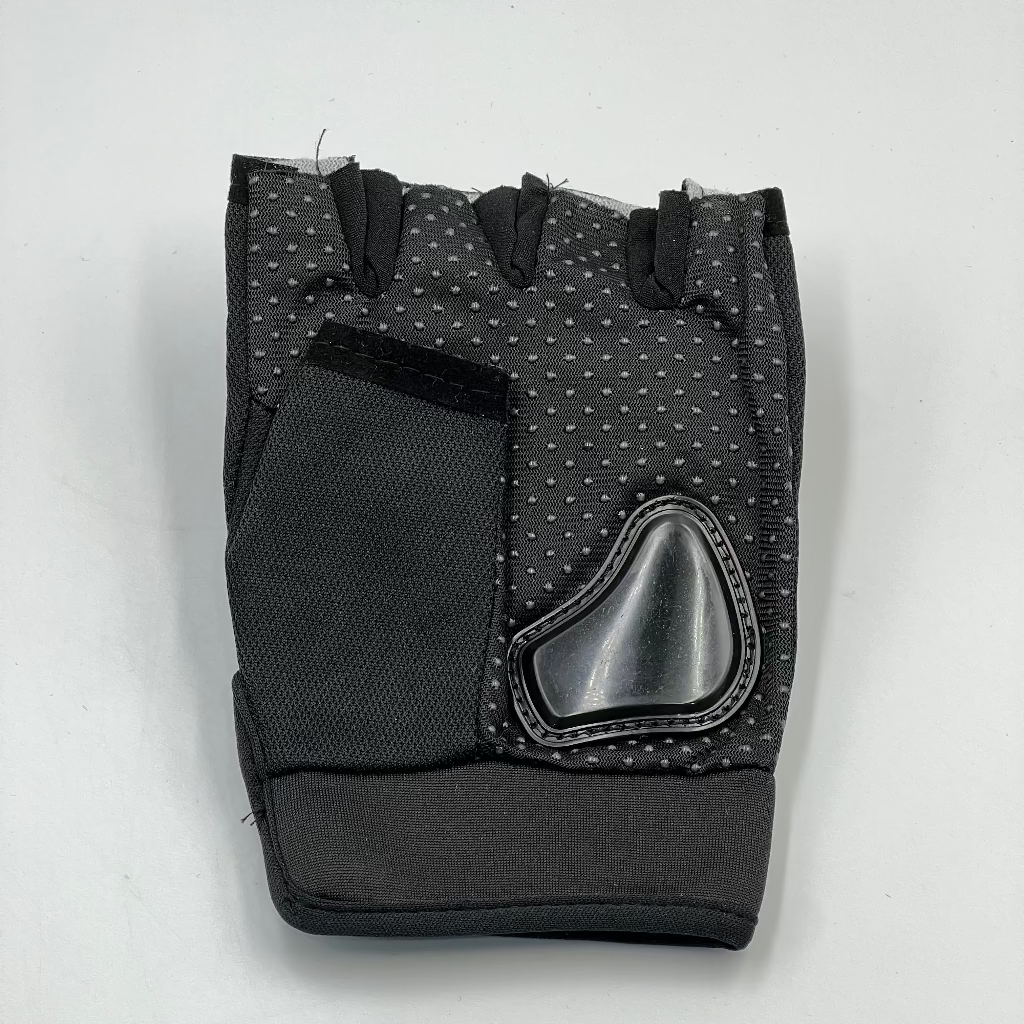 Motorcycle riding gloves, protective joint cycling sports outdoor fitness half-finger gloves. Essential for all seasons and home use.