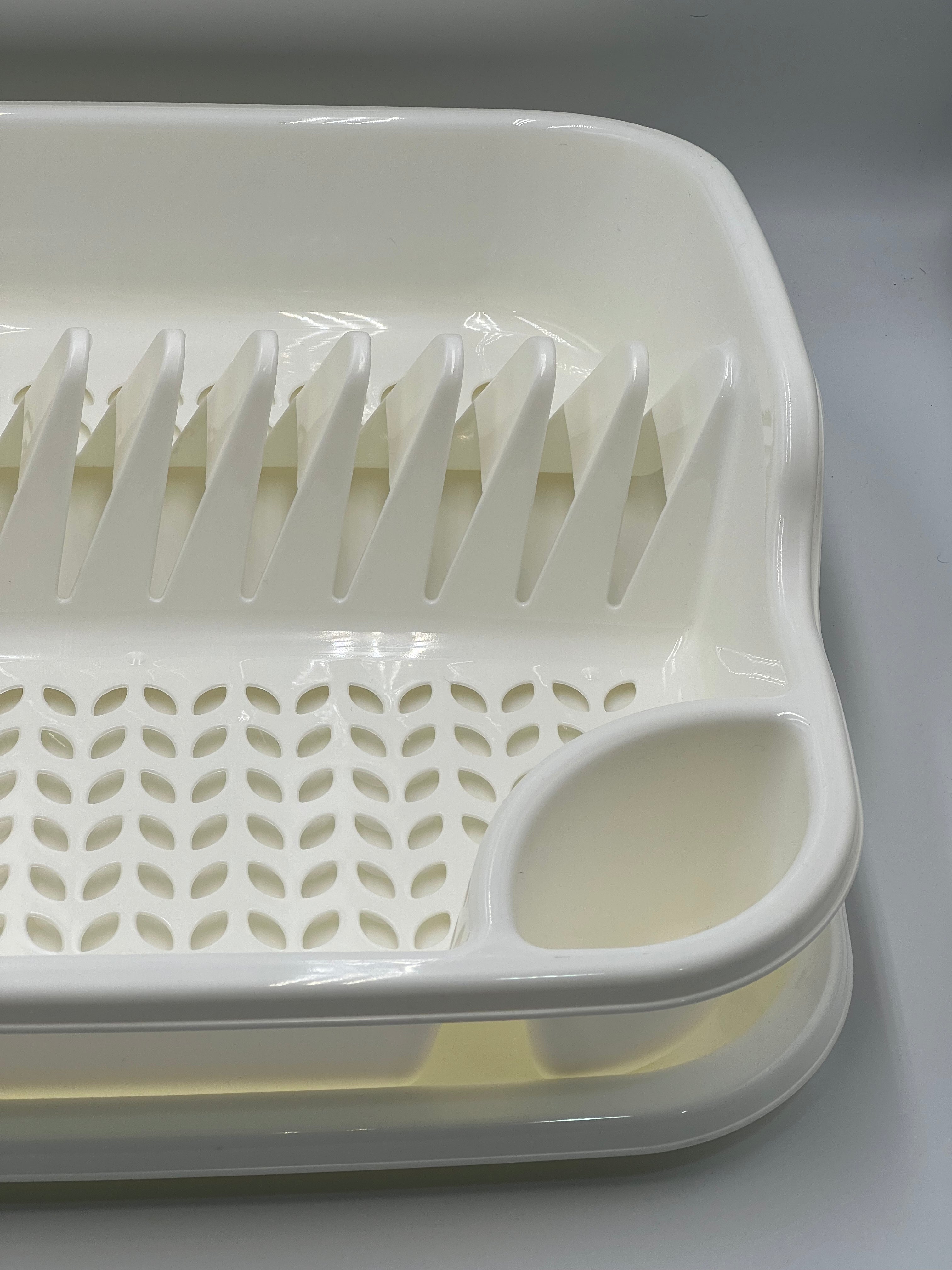 Space-saving white&grey plastic kitchen storage box with utensil holder and drip tray, suitable for kitchen, versatile dish rack and drying stand, perfect for home and dormitory use