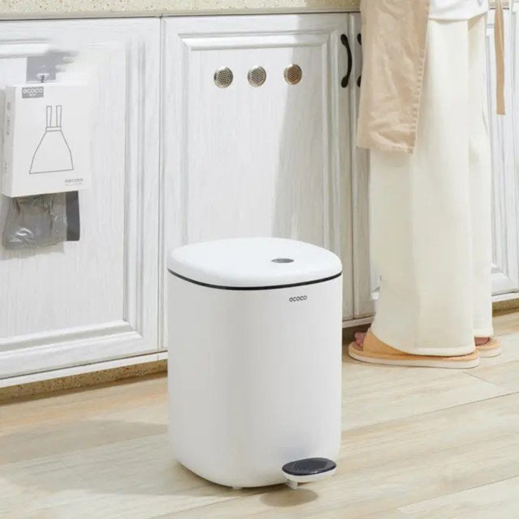 Ecoco Modern Minimalist Foot-Pedal Trash Can with Lid – Home Compost & Waste Bin