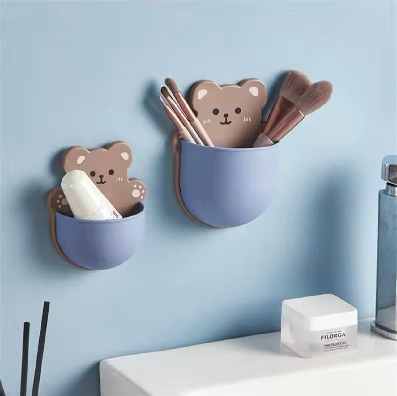 Mobile Phone Storage Shelf No Trace Wall Hanging Kitchen Storage Rack Bedroom Space-saving Wall-mounted Mobile Phone and Remote Control Adhesive Bracket - Fashionable Duck Rabbit, with Pen Slot Storage Box, Very Suitable for Home and Office