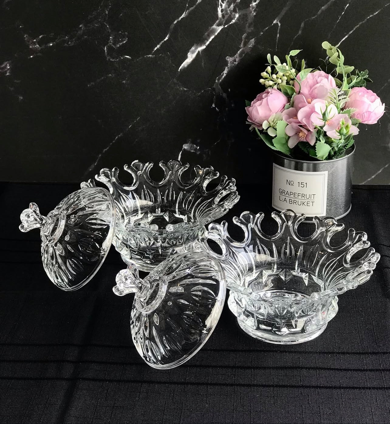 Transparent Glass Dessert Bowl with Lid Creative Household Candy Storage Tank Exquisite Flower Shaped Fruit Salad Bowl Tableware