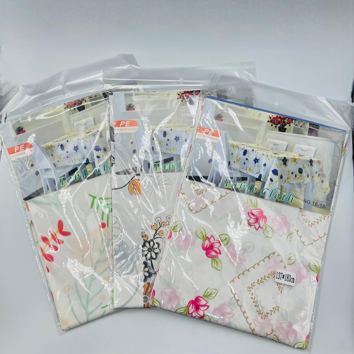 Tablecloth - Polyester, Machine-Made, Rectangular,Random Pattern, Perfect for Kitchen, Dining, Parties, Versatile Dining Accessory,Floral Table Setting, Polyester Fabric, Tablecloth