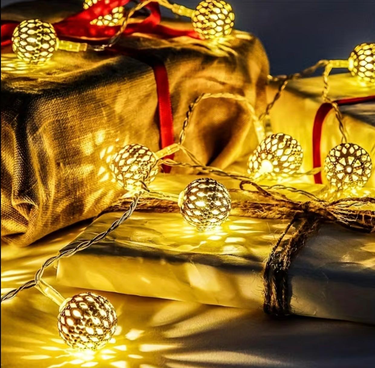 Battery-Operated String Lights – 10 Gold LED Spheres, 2M (Warm White)