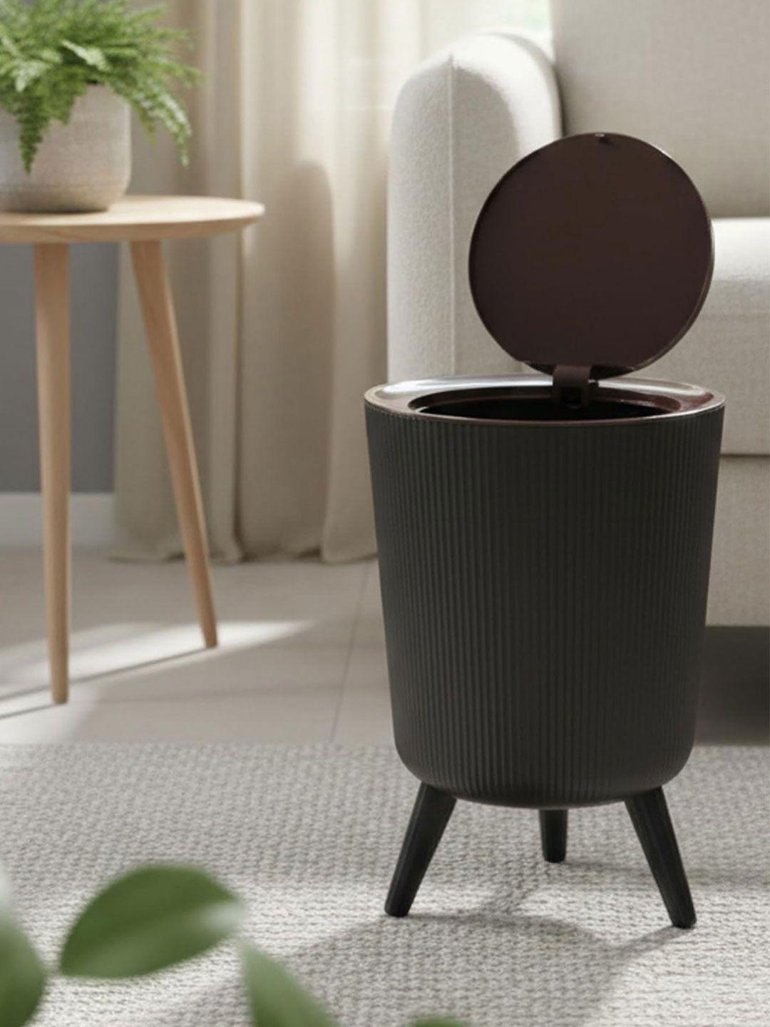 Black Trash Bin with Lid – Desktop & Bathroom Waste Container